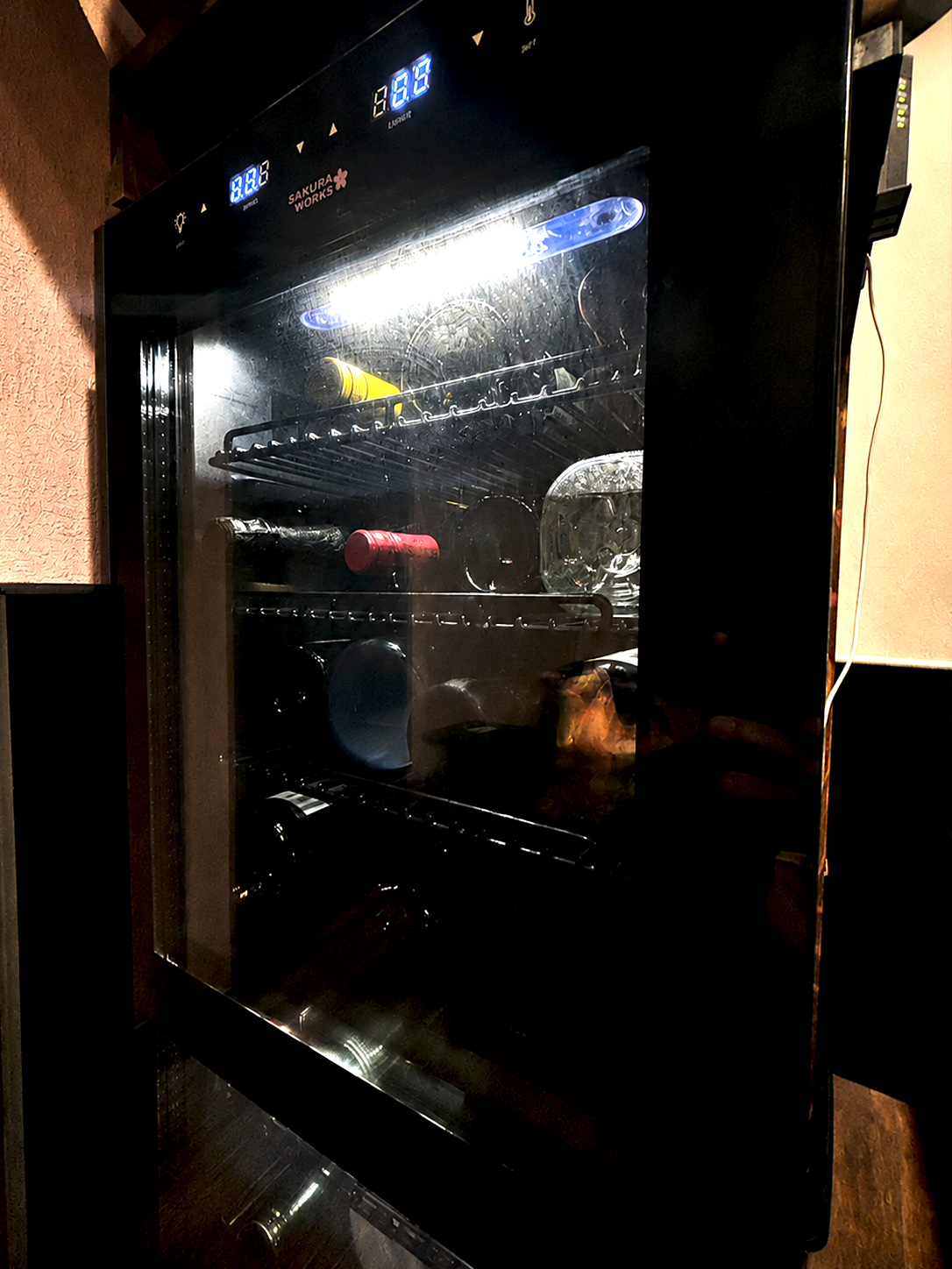 店内に備えられたワインセラー